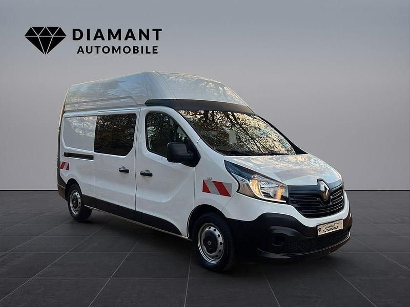 Weiß Gebraucht 2018 Renault Trafic Komfort Van | 19.990 € (Teuer) - Bild 1/4