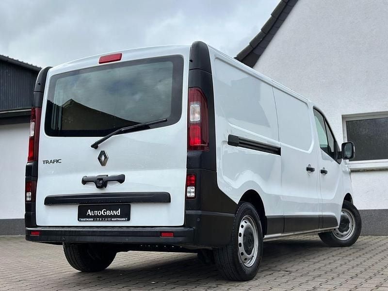 Gebraucht Renault Trafic 150 PS (110 kW) 2022 Weiß Van / Kleinbus