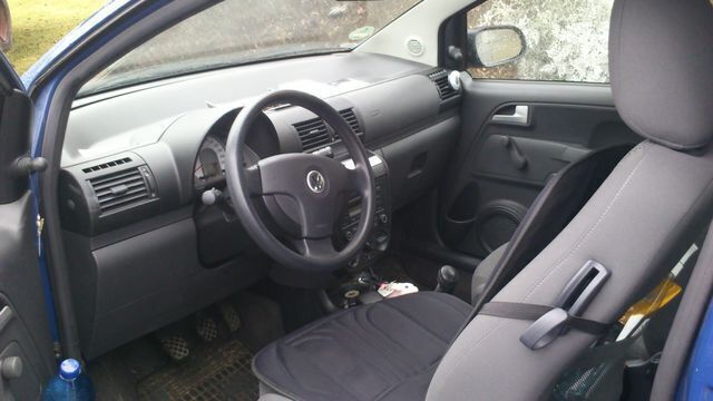 Second-hand VW Fox Refresh 54 CP (39 kW) 2009 Albastru Hatchback