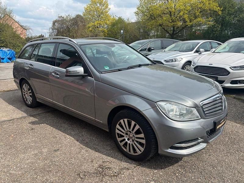 Gebraucht Mercedes C180 156 PS (114 kW) 2012 Silber Kombi