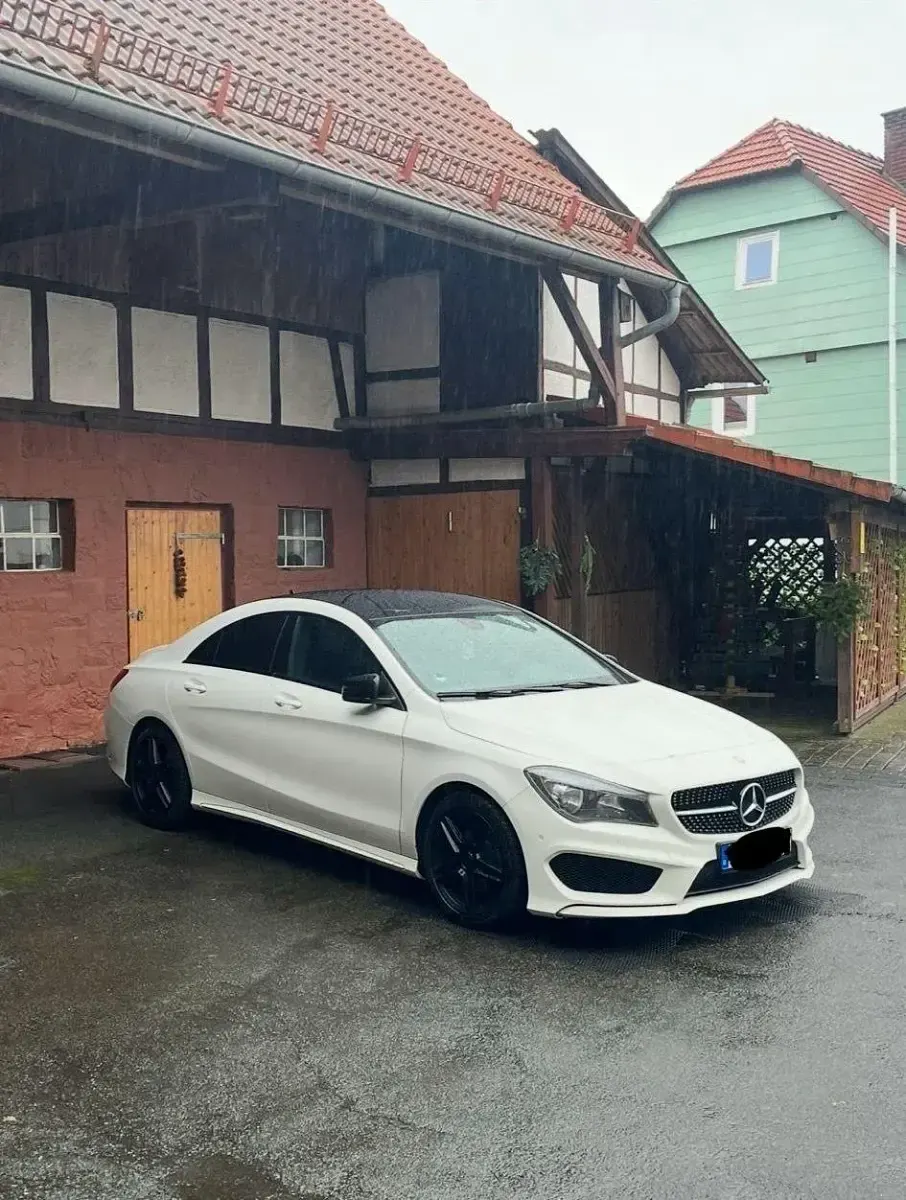 Gebraucht Mercedes CLA200 AMG line 156 PS (114 kW) 2013 Weiß Coupé