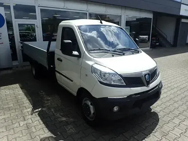 Neu Piaggio Porter 2025 Weiss