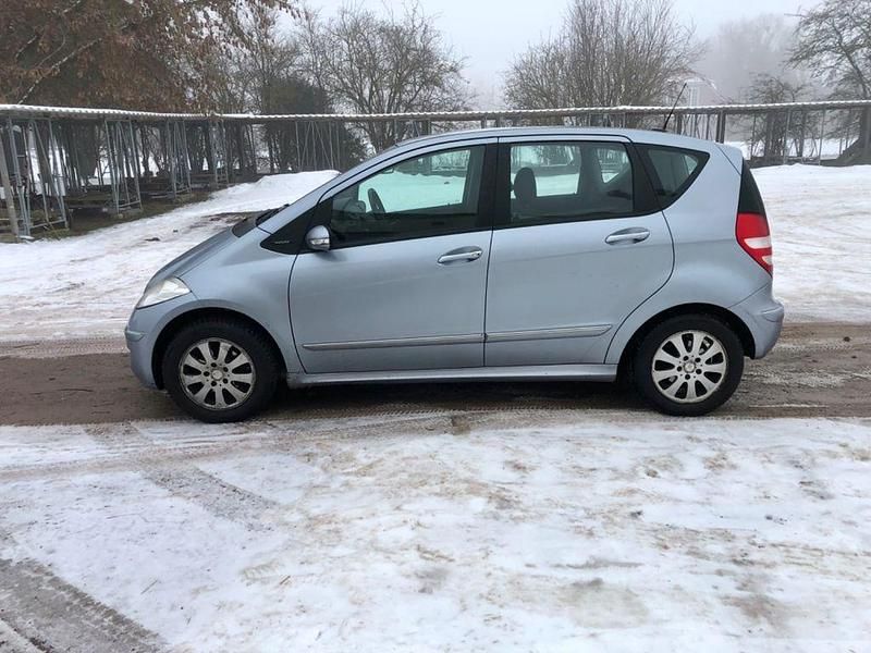 Gebraucht Mercedes A150 Elegance 95 PS (69 kW) 2007 Blau Van / Kleinbus