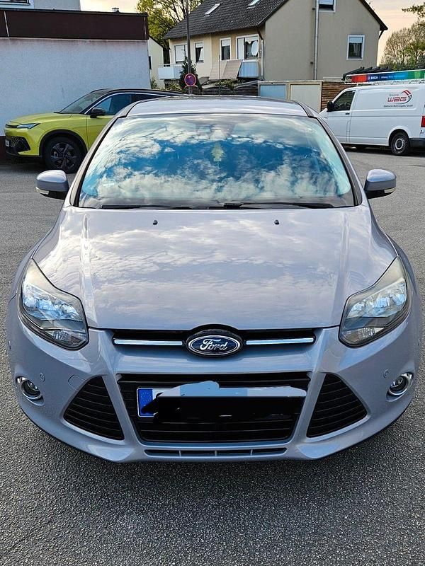 Second-hand Ford Focus SYNC Edition 125 CP (91 kW) 2014 Gri Break