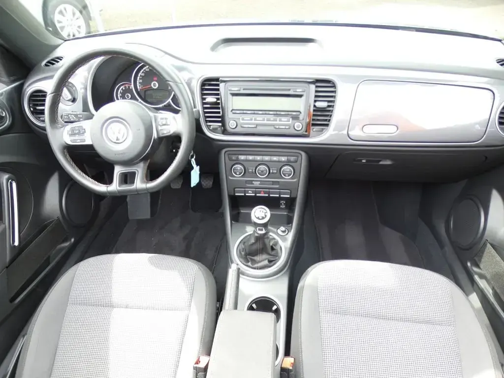 Gebraucht VW Beetle Cup 105 PS (77 kW) 2014 Platinumgrey (grau) Kleinwagen