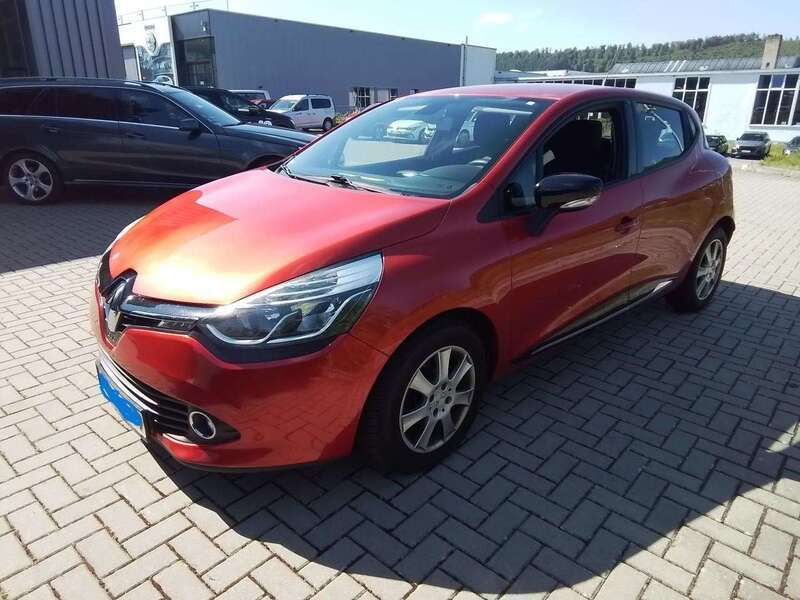 Feuerrot Gebraucht 2013 Renault Clio IV Dynamique Limousine | 7.990 € (Fairer Preis) - Bild 1/4