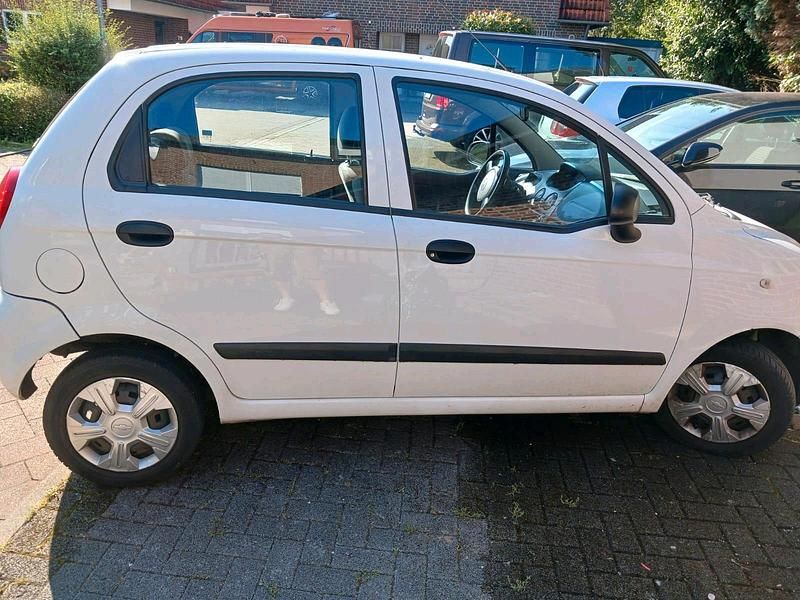 Weiß Gebraucht 2009 Chevrolet Matiz Kleinwagen | 1.200 € - Bild 1/4