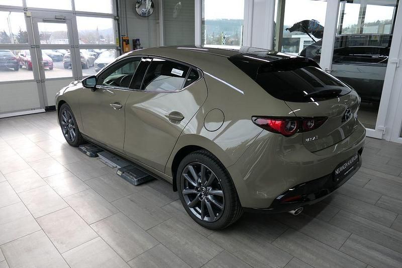 Neu Mazda 3 Exclusive 140 PS (102 kW) 2025 Beige Limousine