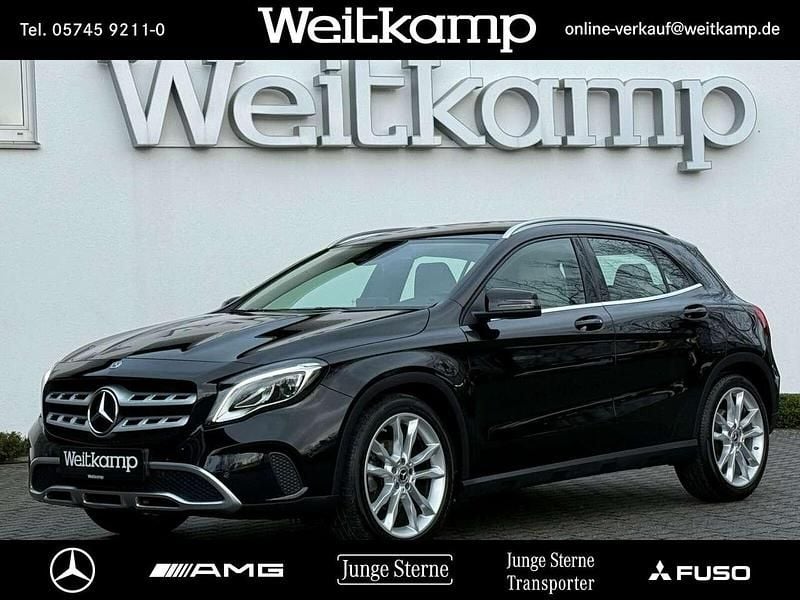 Lack kosmosschwarz Gebraucht 2019 Mercedes GLA200 Urban SUV | 23.885 € (Fairer Preis) - Bild 1/4