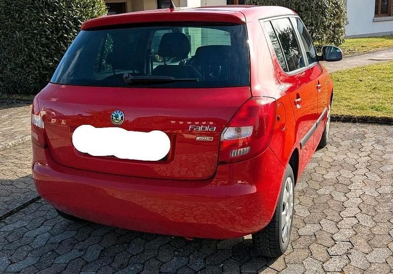 Gebraucht Skoda Fabia 69 PS (50 kW) 2013 Rot Kleinwagen