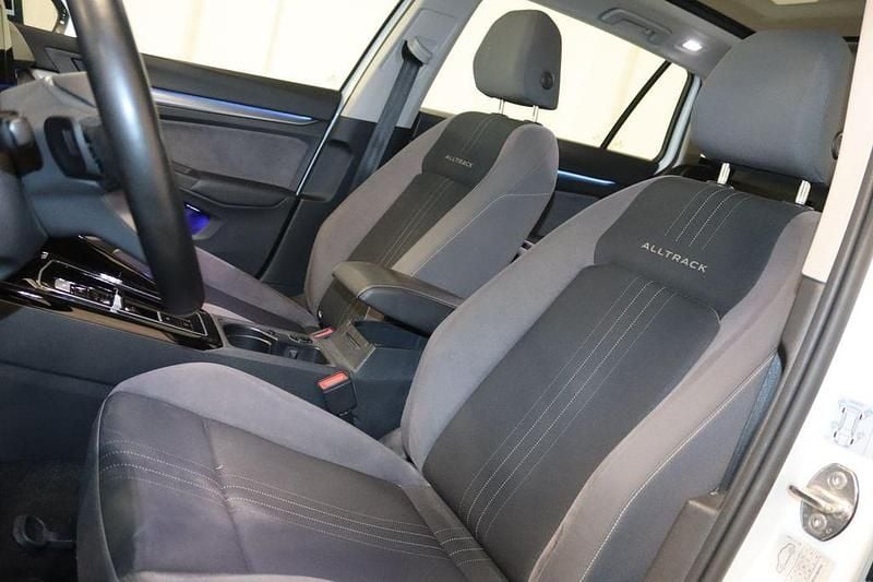 Gebraucht VW Golf Alltrack 200 PS (147 kW) 2022 Weiß Kombi