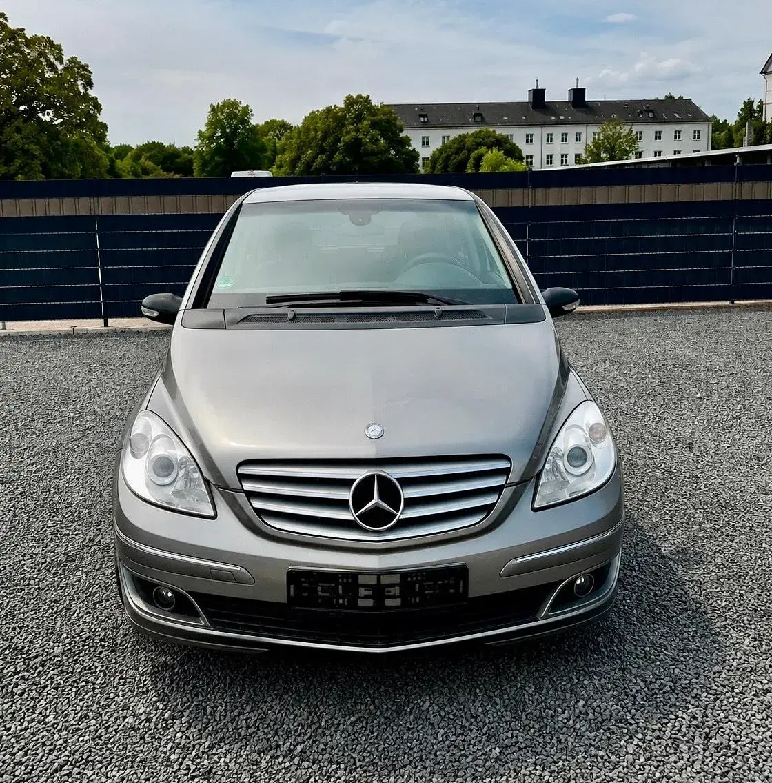 Gebraucht Mercedes B180 109 PS (80 kW) 2008 Grau Van / Kleinbus