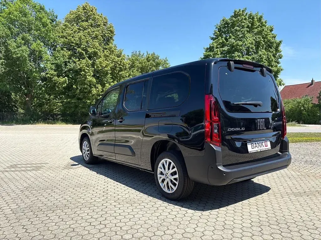 Neu Fiat Doblò Tech 131 PS (96 kW) 2026 Cinemaschwarz metallic Van / Kleinbus