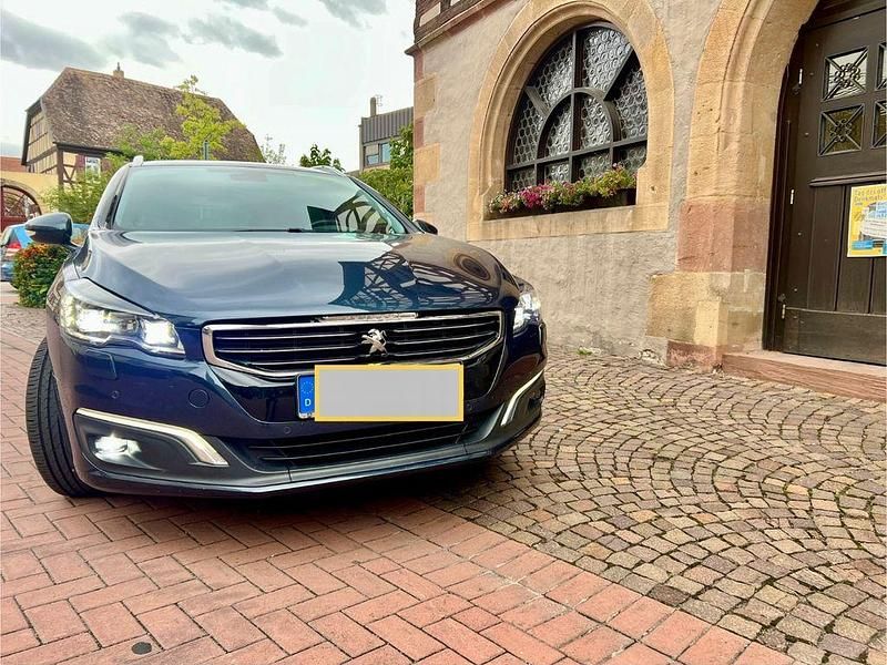Blau Gebraucht 2017 Peugeot 508 SW Allure Kombi | 10.200 € (Guter Preis) - Bild 1/4