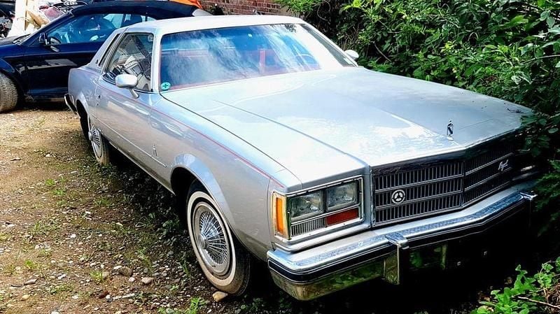 Grau Gebraucht 1977 Buick Regal Limousine | 14.600 € - Bild 1/4