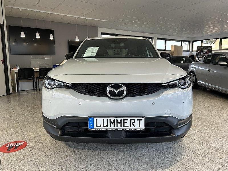 Weiß Gebraucht 2020 Mazda MX30 Touring SUV | 18.490 € (Etwas zu teuer) - Bild 1/4