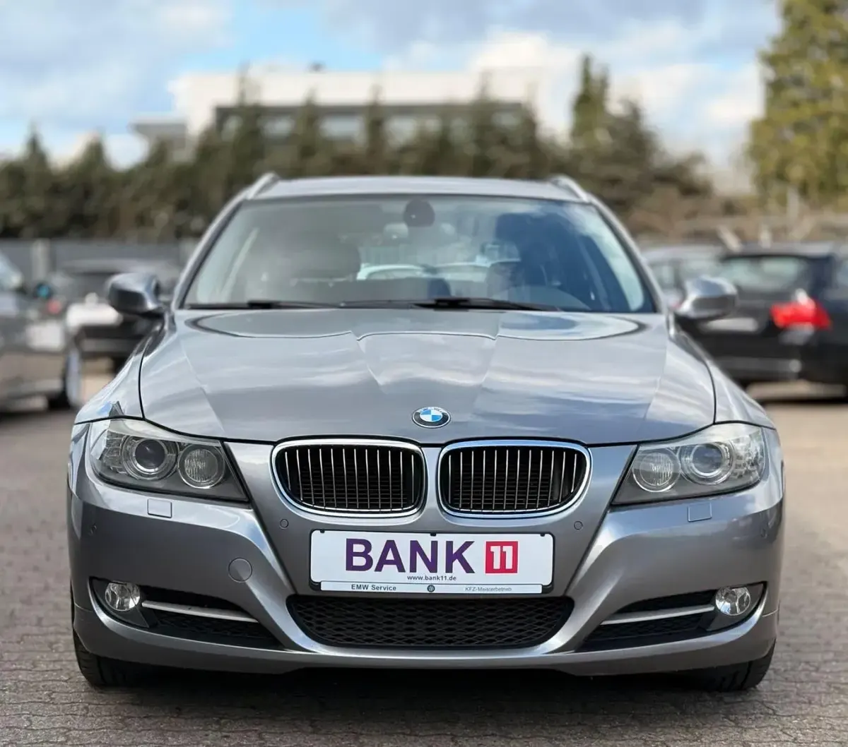 Gebraucht BMW 320 Comfort Edition 184 PS (135 kW) 2011 Grau Kombi