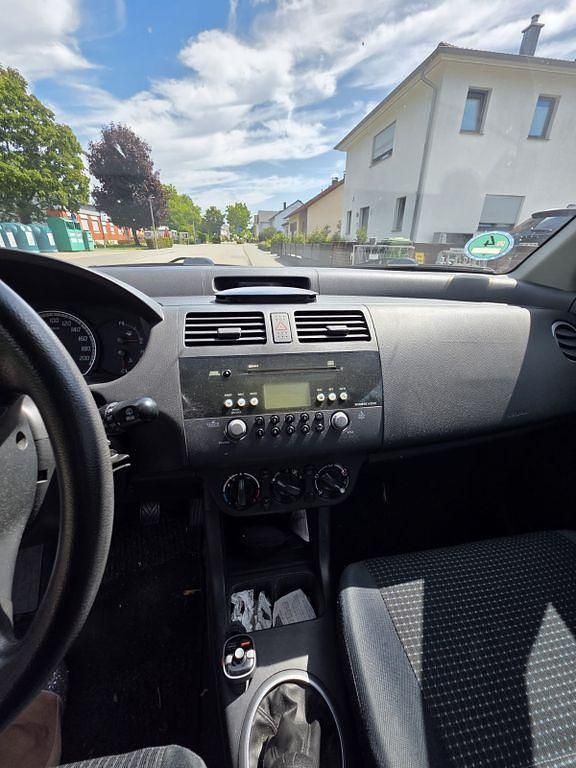 Gebraucht Suzuki Swift Comfort 102 PS (75 kW) 2005 Grün Kleinwagen