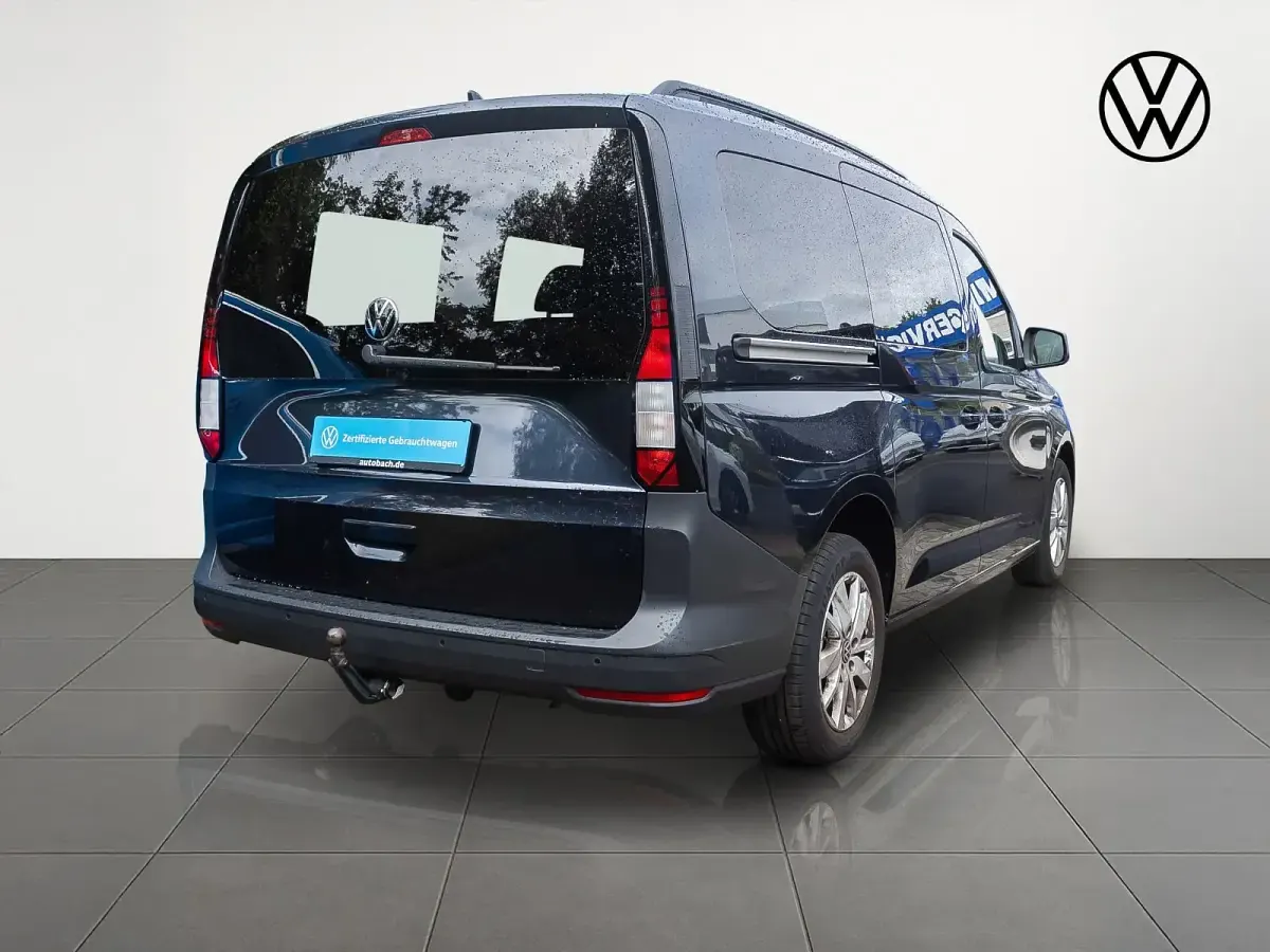 Gebraucht VW Caddy Maxi Basis 114 PS (83 kW) 2023 Starlight blue metallic Van / Kleinbus