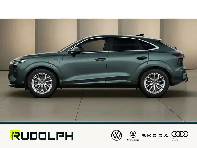 Gebraucht Audi Q3 Sportback Sport 272 PS (200 kW) 2026 Salbeigrün metallic SUV