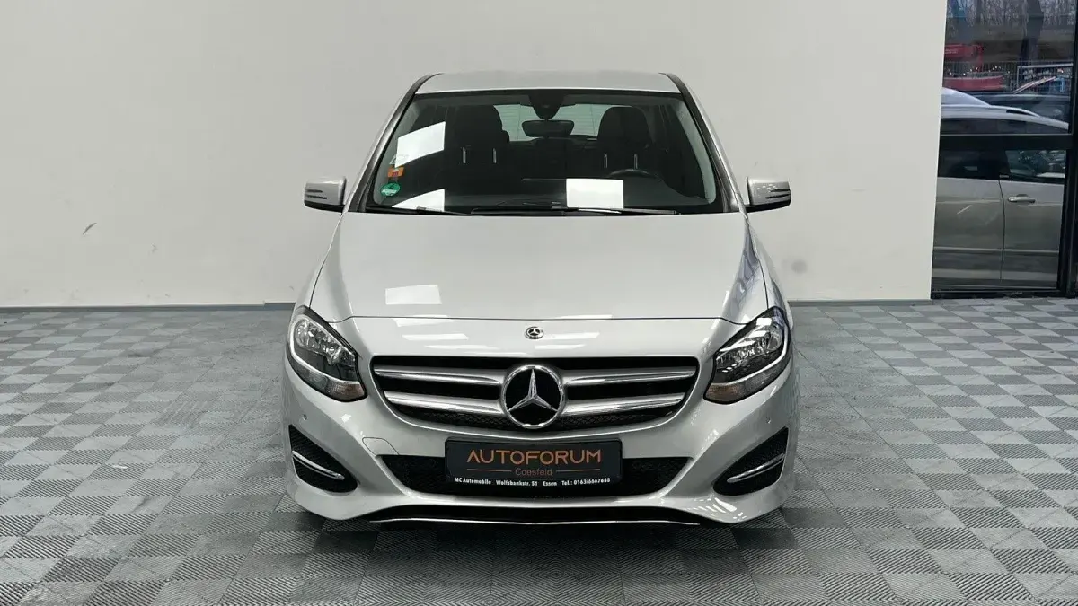 Gebraucht Mercedes B180 122 PS (89 kW) 2017 Silber Kleinwagen