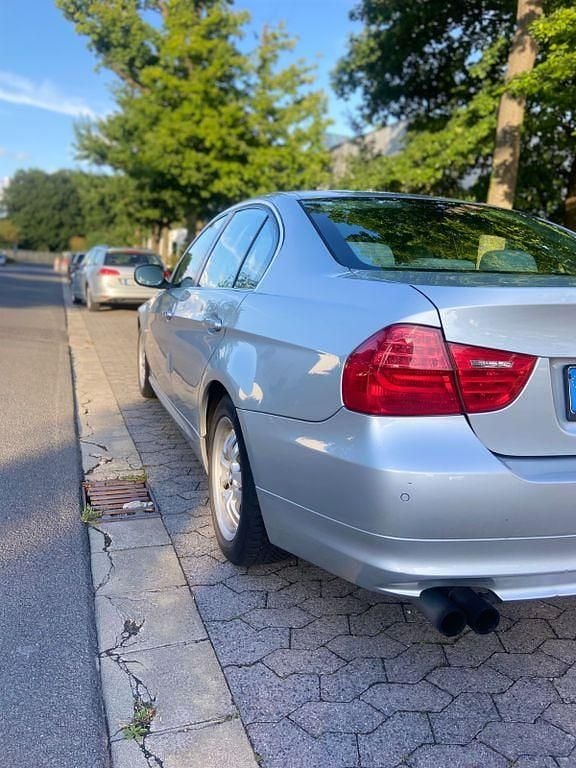 Silber Gebraucht 2008 BMW 325 Limousine | 5.000 € (Guter Preis) - Bild 1/4