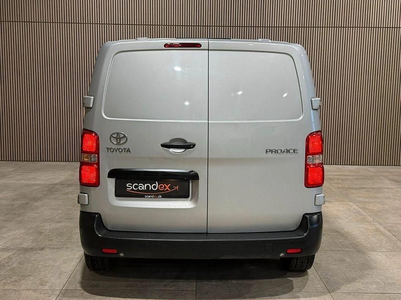 Gebraucht Toyota Proace 122 PS (89 kW) 2020 Silber Van / Kleinbus