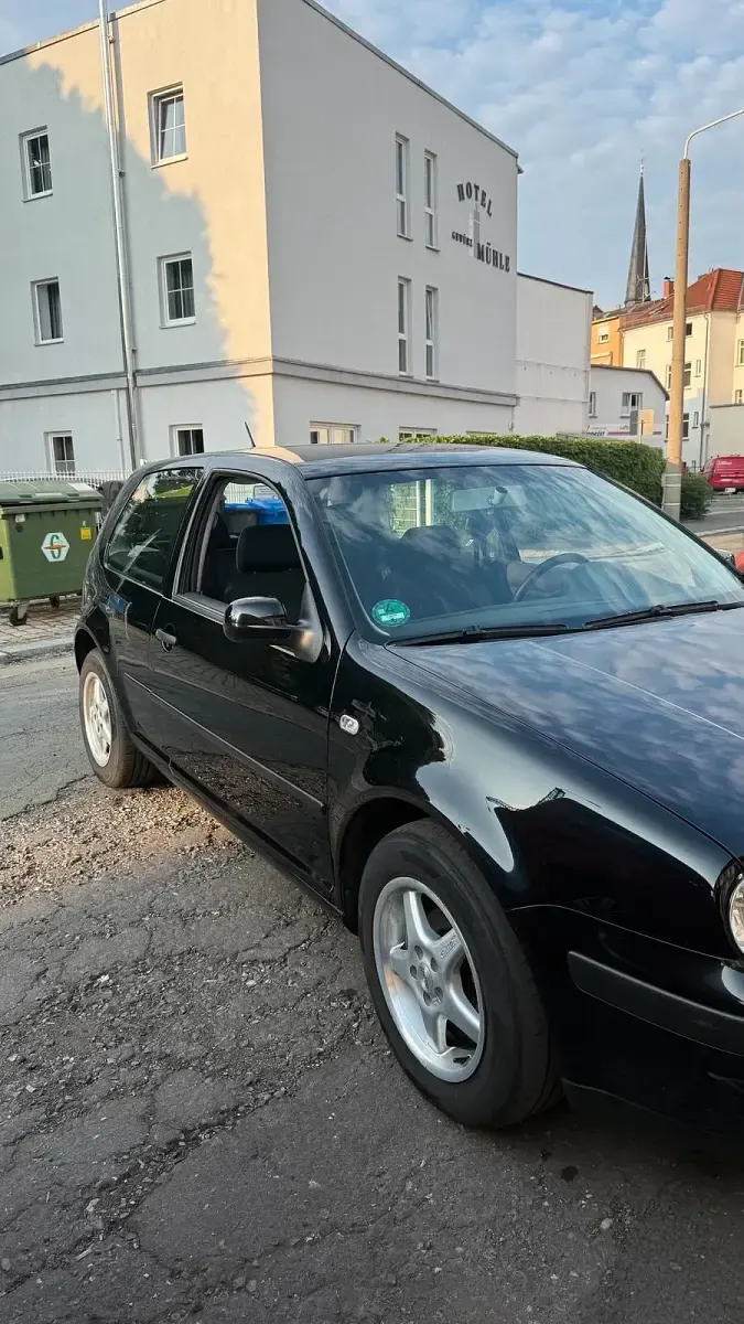 Gebraucht VW Golf IV 75 PS (55 kW) 2003 Schwarz Limousine