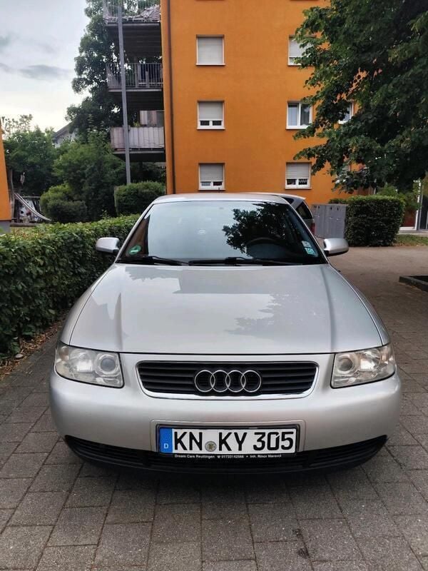 Silber Gebraucht 2001 Audi A3 Limousine | 2.250 € (Fairer Preis) - Bild 1/4