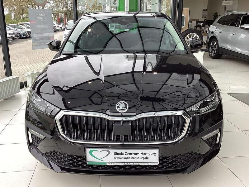 Gebraucht Skoda Scala Selection 116 PS (85 kW) 2024 Blackmagic perleffekt Kleinwagen