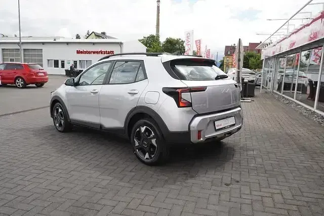 Neu Kia Stonic 115 PS (84 kW) 2026 Silber SUV