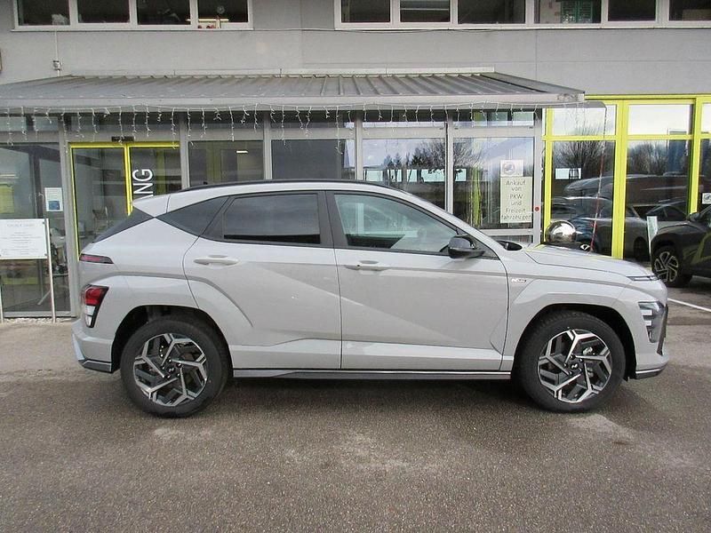 Neu Hyundai Kona N Line 137 PS (100 kW) 2025 Grau SUV