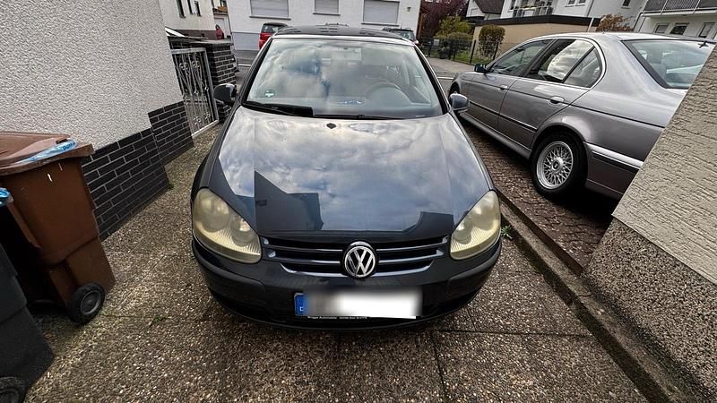 Blau Gebraucht 2004 VW Golf V Comfortline Limousine | 1.450 € (Guter Preis) - Bild 1/4