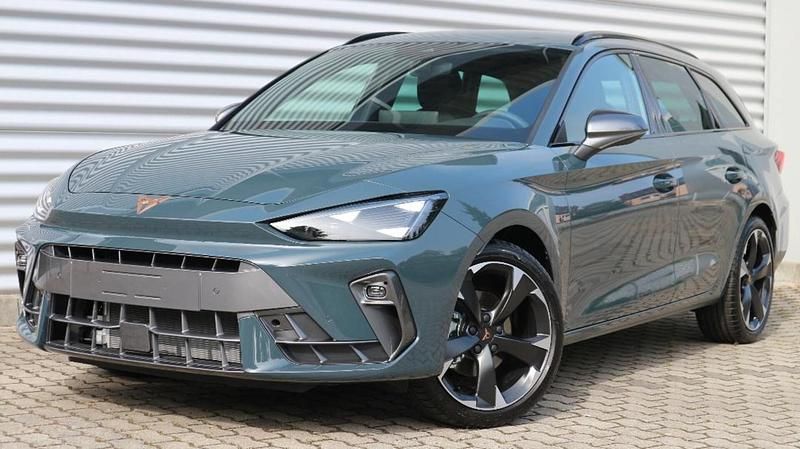 Neu Cupra Leon 150 PS (110 kW) 2025 Blau Kombi