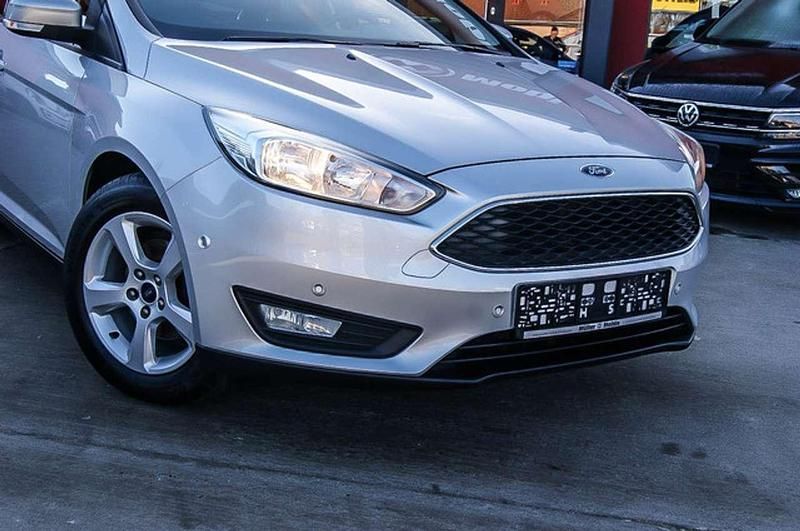 Gebraucht Ford Focus Business Edition 120 PS (88 kW) 2017 Moondust metallic Limousine