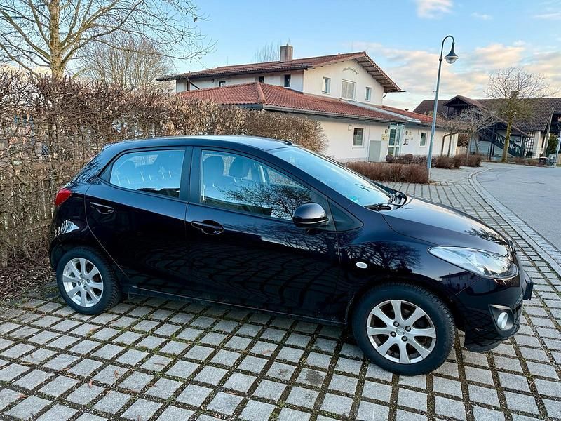 Gebraucht Mazda 2 75 PS (55 kW) 2011 Schwarz Kleinwagen