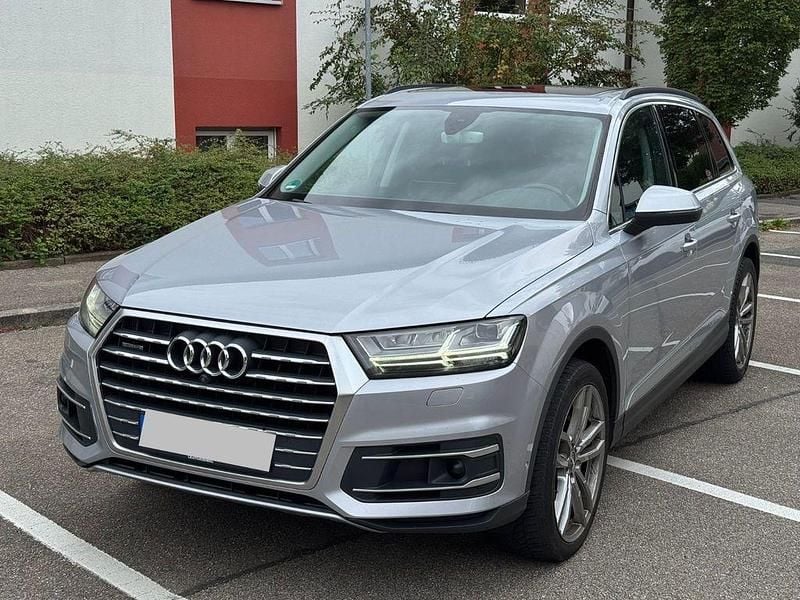 Silber Gebraucht 2015 Audi Q7 Ambiente SUV | 19.800 € (Guter Preis) - Bild 1/4