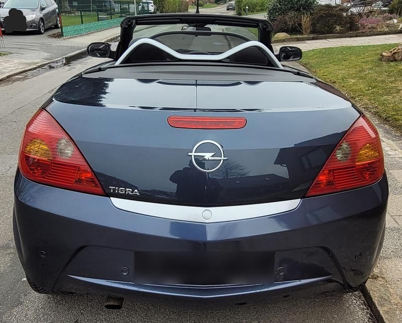 Gebraucht Opel Tigra 90 PS (66 kW) 2009 Grau Cabrio