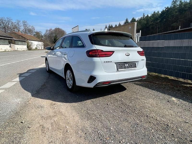 Gebraucht Kia Ceed GT 136 PS (100 kW) 2021 Weiß Limousine