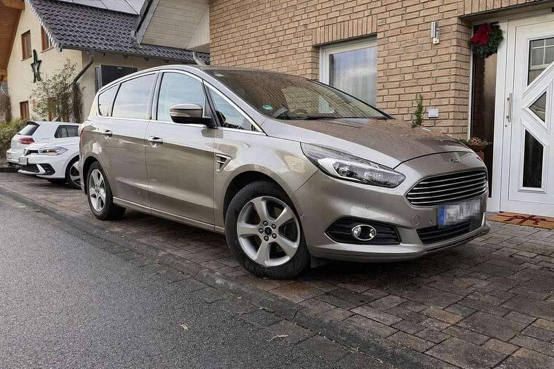 Gebraucht 2016 Ford S-MAX Titanium Van / Kleinbus | 9.600 € (Fairer Preis) - Bild 1/4