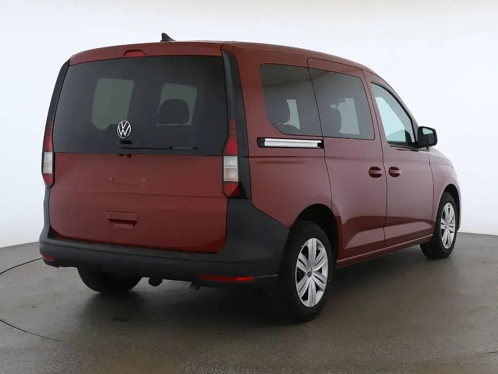 Gebraucht VW Caddy Basis 102 PS (75 kW) 2025 Rot Van / Kleinbus