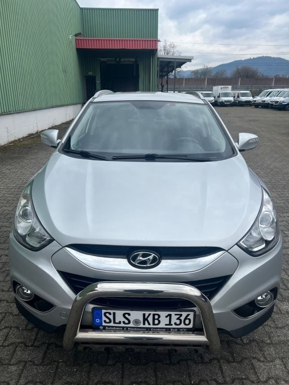 Silber Gebraucht 2012 Hyundai ix35 Style SUV | 8.888 € (Guter Preis) - Bild 1/4