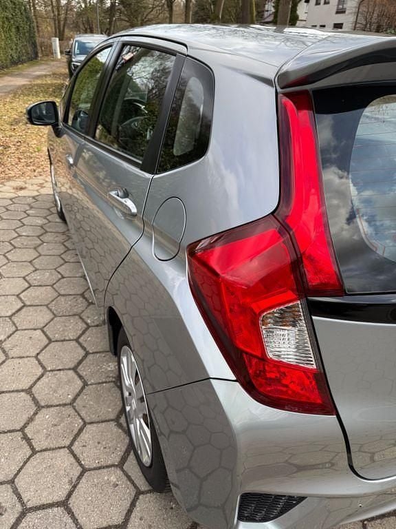Gebraucht Honda Jazz Trend 102 PS (75 kW) 2017 Grau Kleinwagen