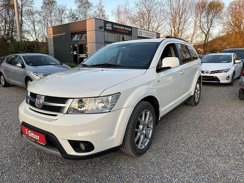 Weiß Gebraucht 2011 Fiat Freemont Urban SUV | 7.400 € (Guter Preis) - Bild 1/4