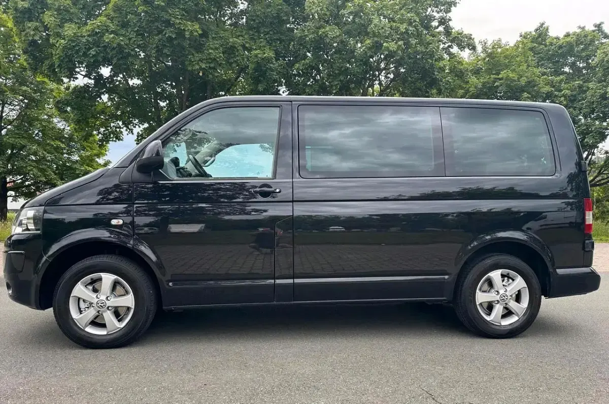 Gebraucht VW Caravelle S 140 PS (102 kW) 2012 Schwarz Van