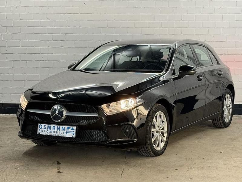 Gebraucht Mercedes A250 160 PS (117 kW) 2022 Schwarz Limousine
