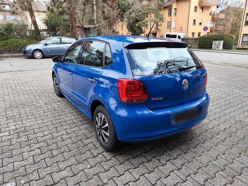 Gebraucht VW Polo 60 PS (44 kW) 2010 Blau Kleinwagen