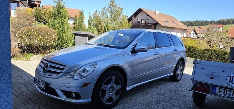 Silber Gebraucht 2007 Mercedes R500 Van / Kleinbus | 13.500 € (Fairer Preis) - Bild 1/4