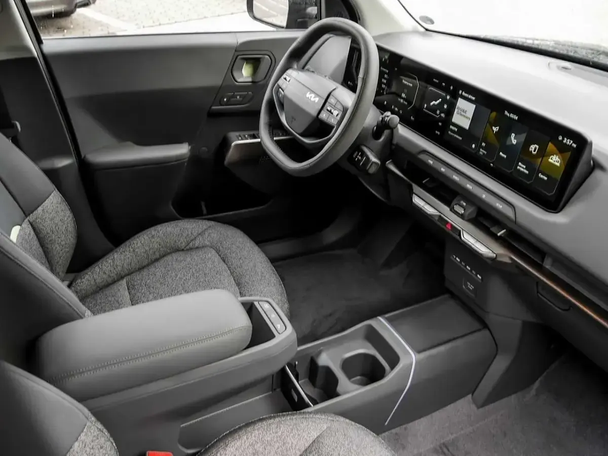 Neu Kia EV2 Air 106 kW (145 PS) 2026 Schwarz SUV