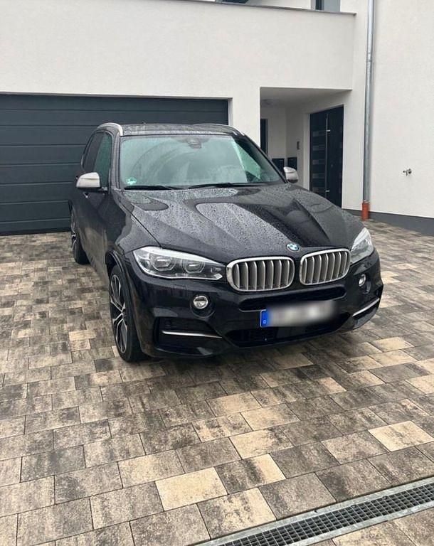 Schwarz Gebraucht 2017 BMW X5 M50 Performance SUV | 38.900 € (Etwas zu teuer) - Bild 1/4